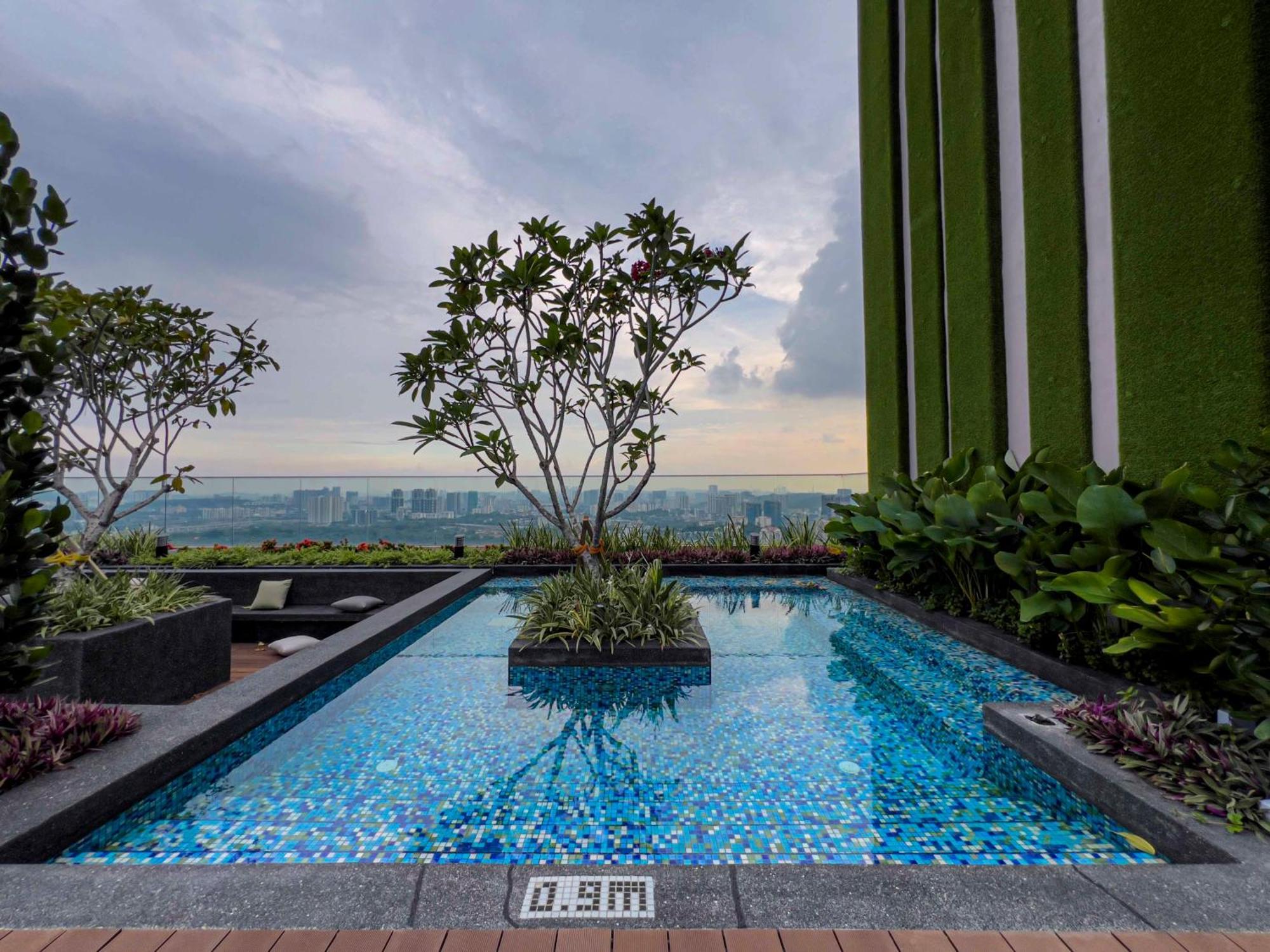 Sky Pool Suites Kl Sentral - Riveria City Kuala Lumpur Exterior photo