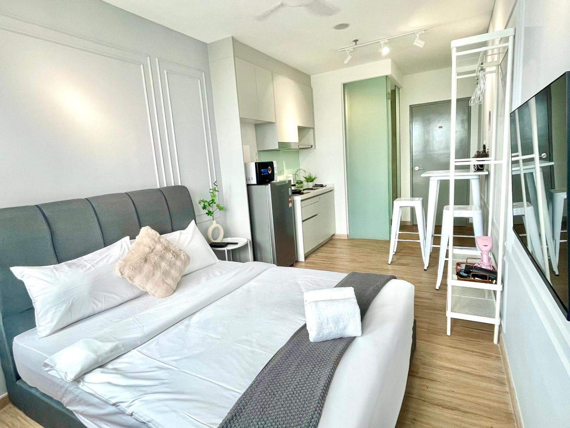 Sky Pool Suites Kl Sentral - Riveria City Kuala Lumpur Exterior photo